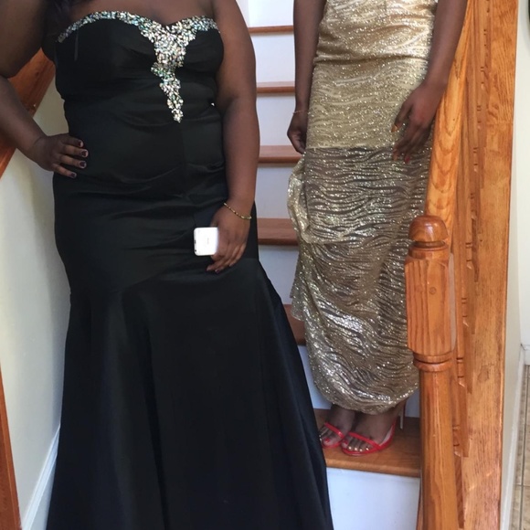 Black Prom dress with sequin and open back section - Picture 3 of 6